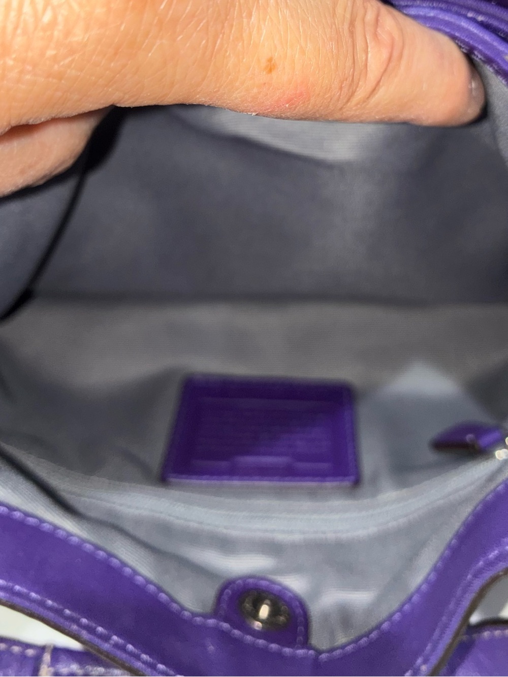 COACH Purple Leather Shoulder Bag with Buckle Detail and 3 sections - Picture 8 of 9